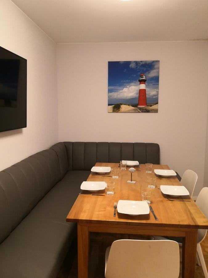 Ferienwohnung Fuer Grosse Familien Im Haus Akunak Büsum Exterior foto